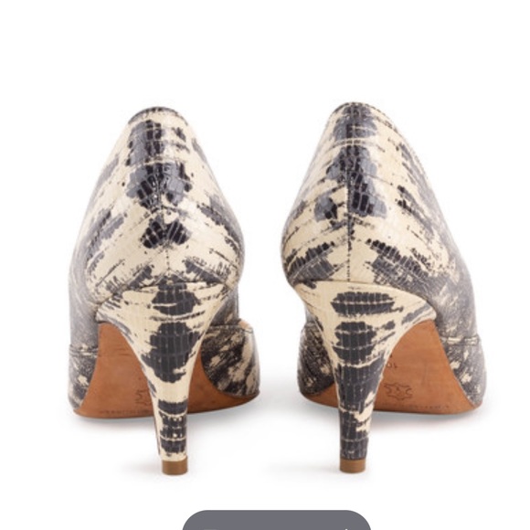 Loeffler Randall - Picture 3 of 4